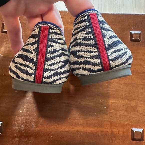 Rothy’s Retired Navy Zebra The Loafer size 10 - Picture 4 of 5